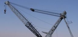 Verifica periodica: controllo, verifiche ed esami per la gru Derrick Verifica periodica: controllo, verifiche ed esami per la gru Derrick