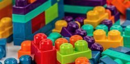 Le metodologie di apprendimento e la formazione attraverso il gioco Le metodologie di apprendimento e la formazione attraverso il gioco