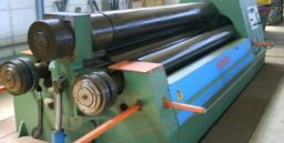 Metalmeccanica: la sicurezza nell’uso di calandre e cesoie a ghigliottina Metalmeccanica: la sicurezza nell’uso di calandre e cesoie a ghigliottina