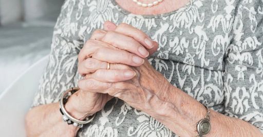 COVID e strutture sociosanitarie: sono possibili le visite dei familiari? COVID e strutture sociosanitarie: sono possibili le visite dei familiari?