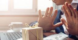 Un corso e una norma tecnica per prevenire la corruzione Un corso e una norma tecnica per prevenire la corruzione