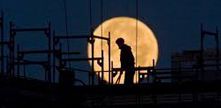 La gestione dei rischi correlati a turni di lavoro e lavoro notturno La gestione dei rischi correlati a turni di lavoro e lavoro notturno