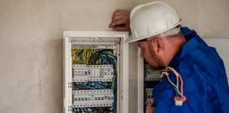Impianti elettrici: verifiche iniziali e piani di manutenzione Impianti elettrici: verifiche iniziali e piani di manutenzione
