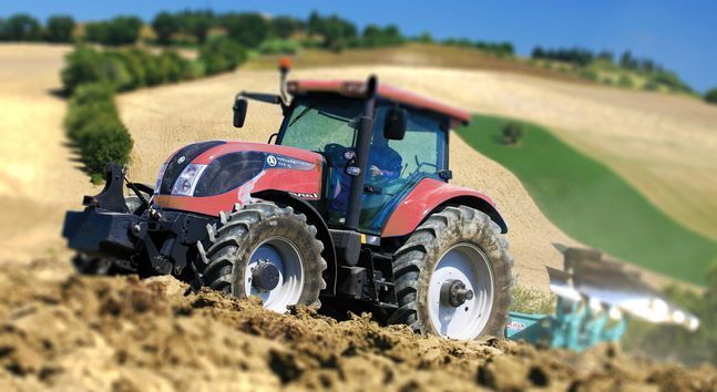 Macchine agricole: revisione, formazione e parco macchine Macchine agricole: revisione, formazione e parco macchine