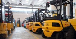 Prevenzione: carrelli elevatori, carrelli manuali e nastri trasportatori Prevenzione: carrelli elevatori, carrelli manuali e nastri trasportatori