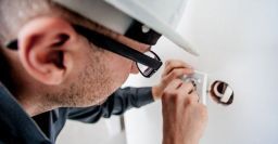 Il primo soccorso nei luoghi di lavoro: folgorazioni e ustioni Il primo soccorso nei luoghi di lavoro: folgorazioni e ustioni