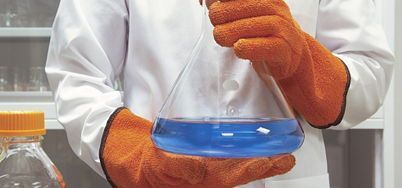 Agenti chimici pericolosi: scegliere gli indumenti di protezione adeguati Agenti chimici pericolosi: scegliere gli indumenti di protezione adeguati