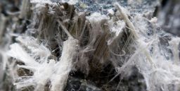 Rischio amianto: rimozione e smaltimento amianto da utenze domestiche Rischio amianto: rimozione e smaltimento amianto da utenze domestiche