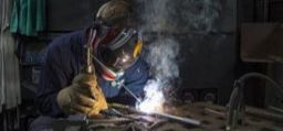 Saldatura: la febbre del saldatore e le conseguenze sugli occhi Saldatura: la febbre del saldatore e le conseguenze sugli occhi