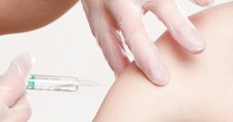Il medico competente e le vaccinazioni nei luoghi di lavoro Il medico competente e le vaccinazioni nei luoghi di lavoro