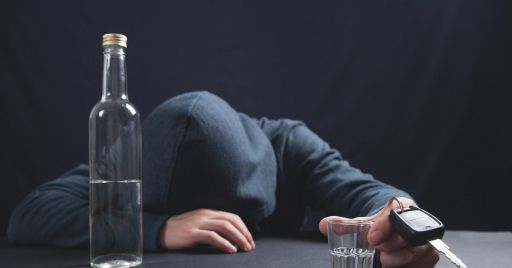 Alcol sul lavoro: il problema dei lavoratori rischiosi per gli altri Alcol sul lavoro: il problema dei lavoratori rischiosi per gli altri