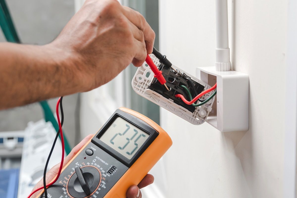 La sicurezza degli impianti elettrici di distribuzione in media tensione La sicurezza degli impianti elettrici di distribuzione in media tensione