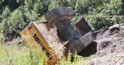 Imparare dagli errori: quando una macchina movimento terra si ribalta Imparare dagli errori: quando una macchina movimento terra si ribalta