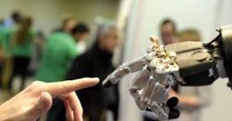 Direttiva macchine: il rischio da contatto tra uomo e robot Direttiva macchine: il rischio da contatto tra uomo e robot