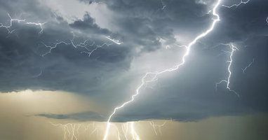 Come realizzare idonei sistemi di protezione dalle scariche atmosferiche? Come realizzare idonei sistemi di protezione dalle scariche atmosferiche?