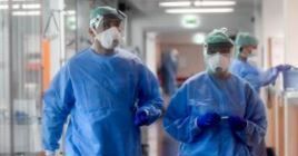 Covid-19: il sovraccarico da lavoro di medici e infermieri