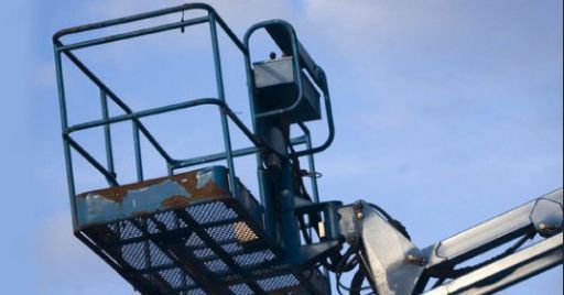 Carrelli e piattaforme: formare i lavoratori e migliorare la prevenzione Carrelli e piattaforme: formare i lavoratori e migliorare la prevenzione