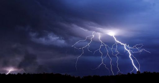 Cosa fare con i fulmini che colpiscono le aree non autoprotette Cosa fare con i fulmini che colpiscono le aree non autoprotette