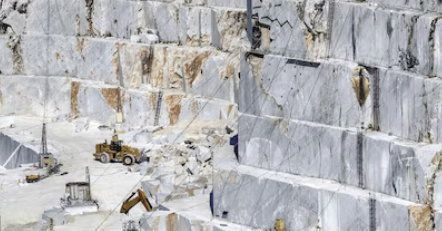 Dall’analisi alla prevenzione: nuovi strumenti per la sicurezza nelle cave Dall’analisi alla prevenzione: nuovi strumenti per la sicurezza nelle cave