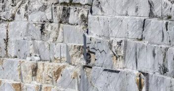 Cave e sicurezza: come prevenire infortuni nel ribaltamento delle bancate? Cave e sicurezza: come prevenire infortuni nel ribaltamento delle bancate?