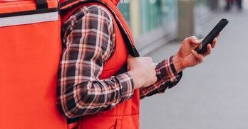 Il lavoro con le piattaforme digitali: i rischi e la regolamentazione