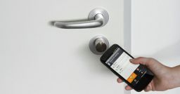 Nuovi sistemi di chiusura: gli smartphone Nuovi sistemi di chiusura: gli smartphone