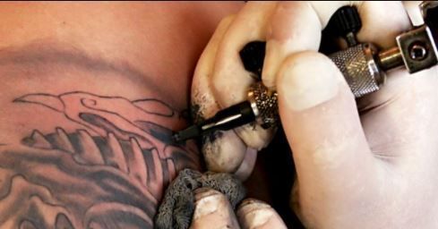 La prevenzione del Covid-19 nelle attività di tatuaggio e piercing