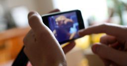 Il dilagare di registrazioni audio e video effettuate con uno smartphone Il dilagare di registrazioni audio e video effettuate con uno smartphone